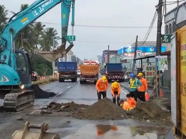 種樹百里工程傳出挖破瓦斯線，幸無意外傳出。 屏東小鎮資訊提供