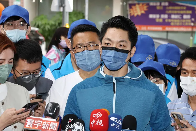 蔣萬安轟陳時中在高端疫苗上，越描越黑。葉志明攝