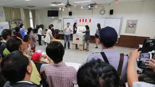 確診免關7天在11/26投票日前上路 莊人祥:須滿足「2條件」