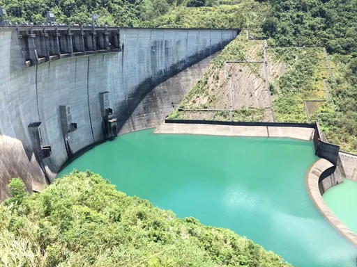 颱風及東北季風共伴效應 翡翠水庫下午調節放水