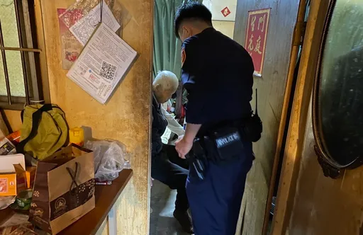 電子手環立大功 獨居老翁倒地不起!警獲報助脫困