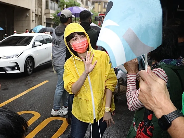 高嘉瑜今天剛好穿著「黃衫衫」。陳明中攝