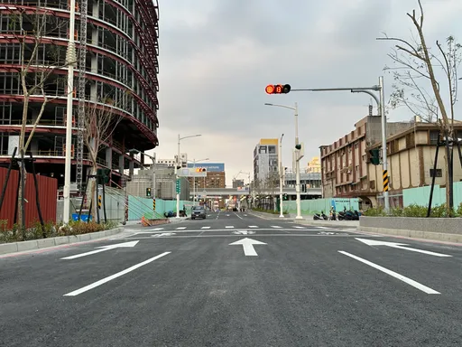 高雄車站站東路明開放通車 行人友善規劃!交通調整一次看