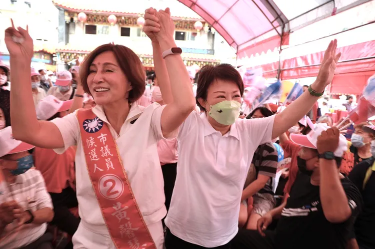 盧秀燕出席西屯區市議員候選人黃馨慧競總成立。盧秀燕總部提供