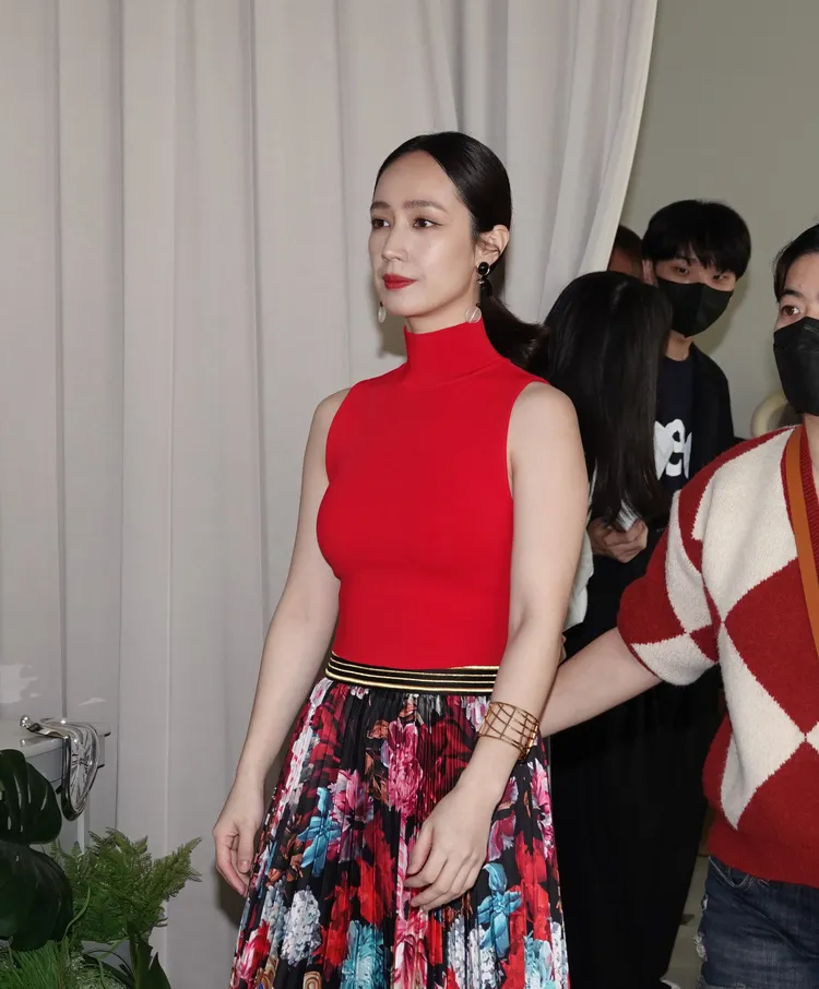 小薰透露男友鄭人碩還沒看過自己的農婦素顏造型。陳德興攝