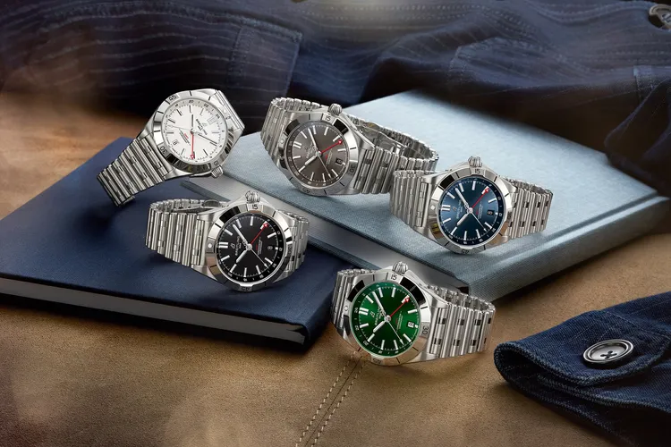 百年靈推出Chronomat Automatic GMT 40腕錶，具兩地時間機制。品牌提供