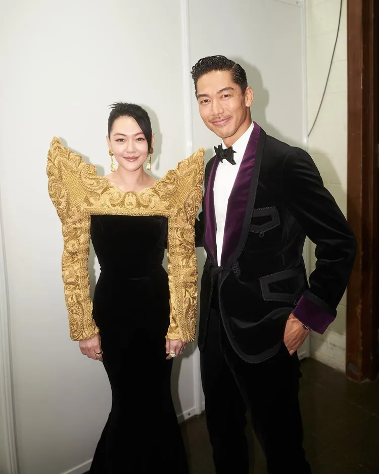 小S(左)和AKIRA合照。翻攝自小S臉書