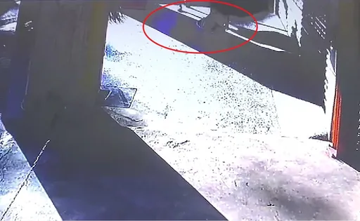 新北懷胎9月婦路旁等友載上班 扯!竟遭赤膊男喝斥下跪