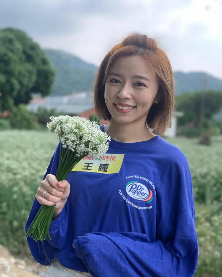 王瞳收養的愛犬是受虐狗。翻攝王瞳臉書