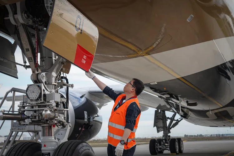 星宇航空董事長張國煒親自進行首架A350-900交機驗收。星宇航空提供