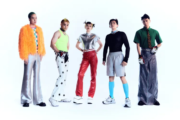 秀集團鼓手王鍾錡（右二）將與弟弟在「海客祭」合作演出。新視紀整合行銷提供