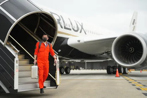 K董駕星宇A350飛行13小時回來了! 提早1.5小時抵桃機