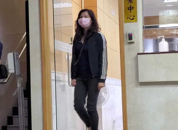 人頭簡女2萬交保。呂志明攝