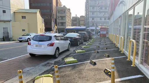 他批駕駛停人行道擋車位　在地日常「在通霄停車付錢簡直笑話」