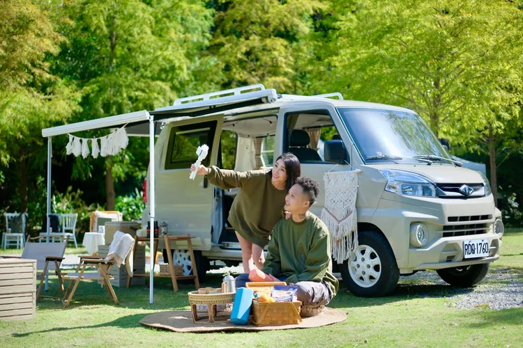 輕巧上手好拍的Vlog機Sony ZV-1F。陳志淵攝