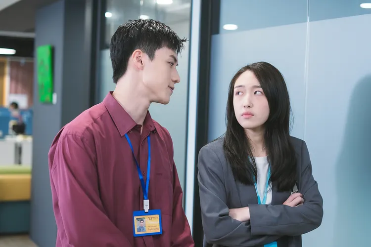 6_王敏淳（右）展現霸氣，商鈞常乖乖聽話 。TVBS提供