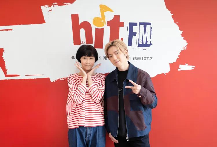 蔣卓嘉(右)早上上活力DJ阿娟節目神采奕奕。索尼提供