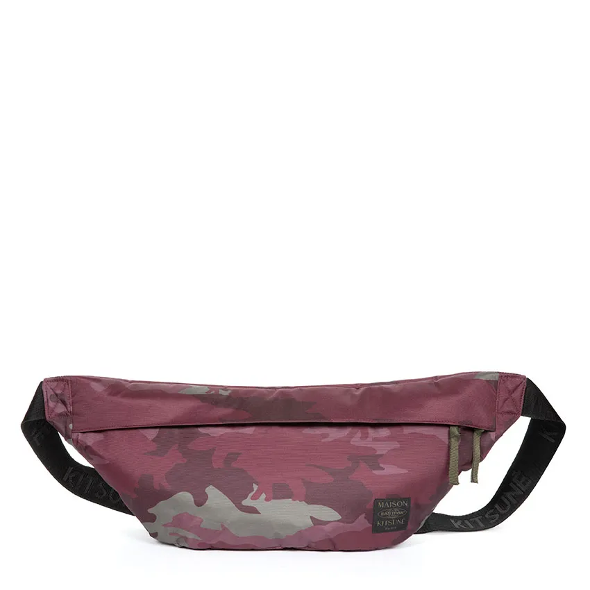 Maison Kitsuné x EASTPAK腰包,5400元。onefifteen提供