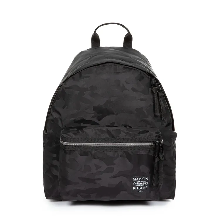 Maison Kitsuné x EASTPAK後背包，8000元。onefifteen提供