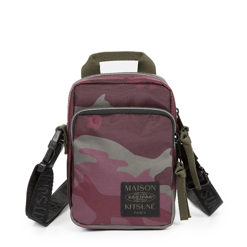 Maison Kitsuné x EASTPAK側背包,3300元。onefifteen提供