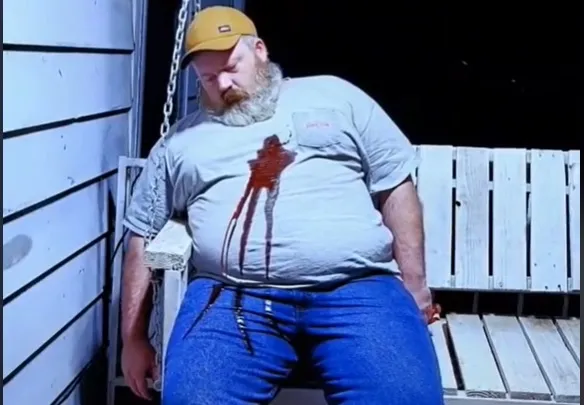 奈利身上塗的是血漿。翻攝TikTok@living_dead_josh