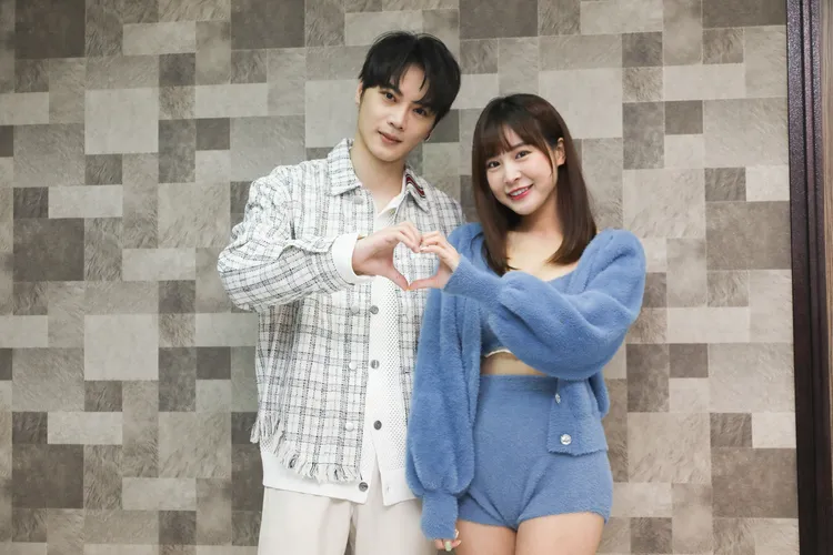 孟潔（右）和古曜威一起錄音。鄭孟晃攝