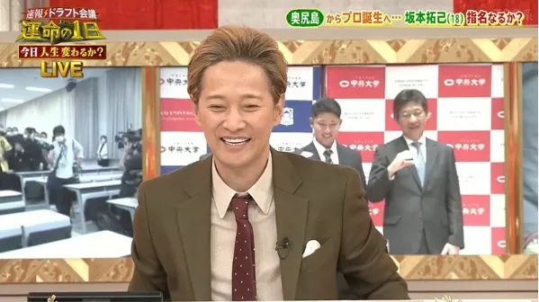 中居正廣20日現身《速報ドラフト会議2022　THE運命の1日》，瘦了一圈。翻攝TBS