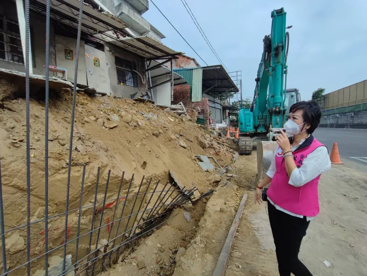 林燕祝要求市府負起後續責任。王志弘攝