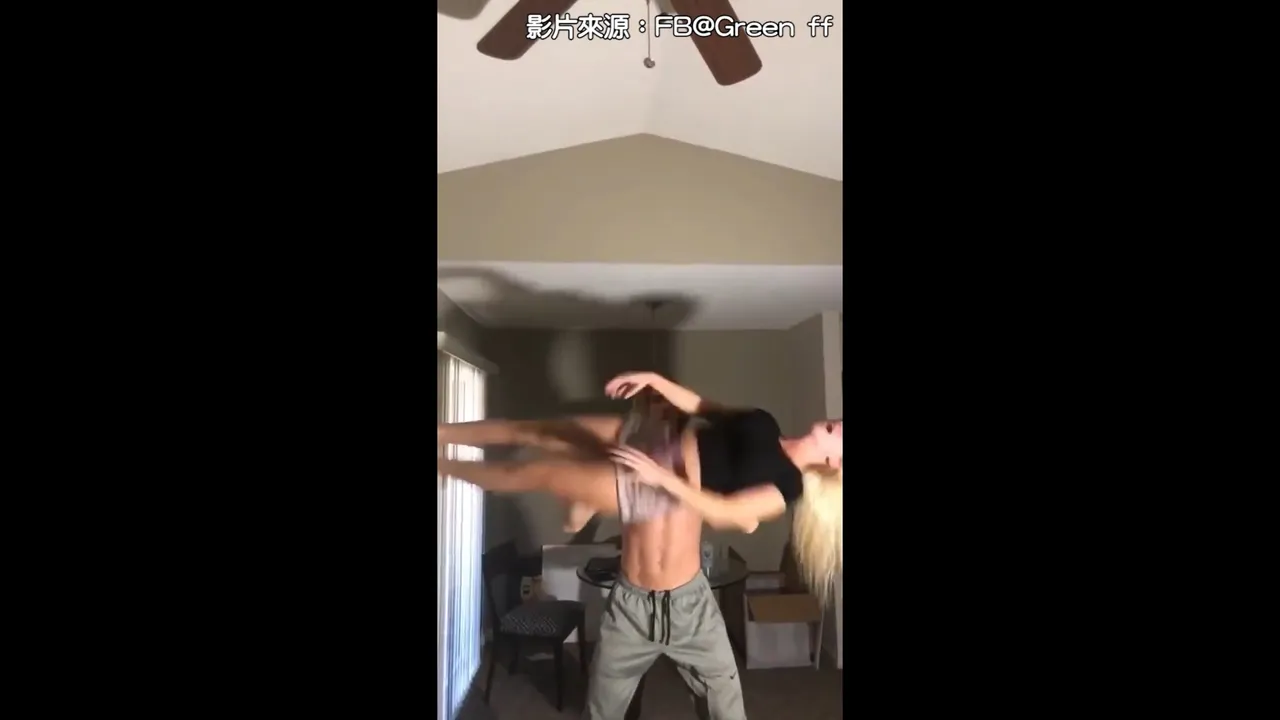 女友被耍帥不成的男友給摔下來！