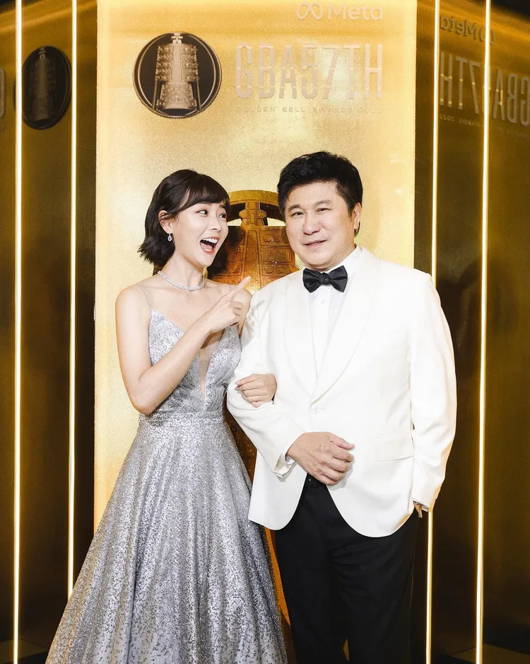 乳貼瓜哥大聲示愛，籃籃：你怎麼能不愛他。翻攝藍藍Lanlan的粉絲頁