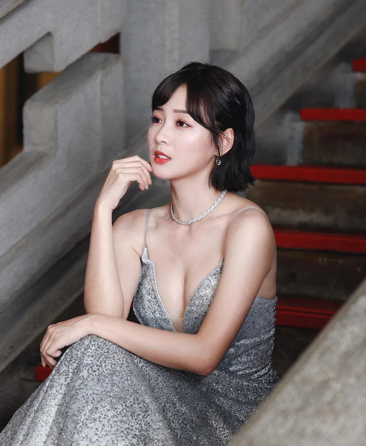 乳貼瓜哥大聲示愛，籃籃：你怎麼能不愛他。翻攝藍藍Lanlan的粉絲頁