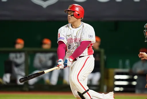 就是天母球場 象隊19年封王讓9歲的吉力吉撈暴哭