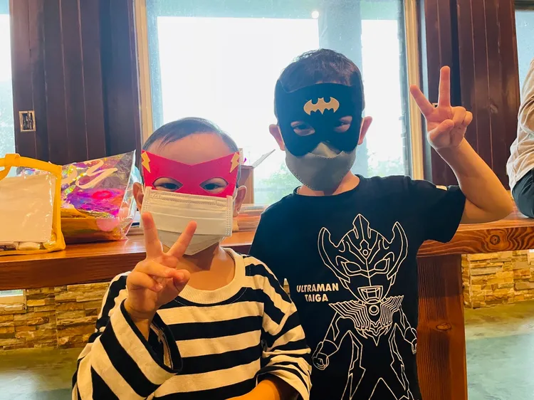 小朋友變裝搞鬼。業者提供