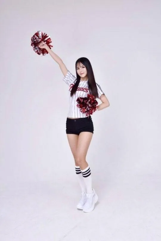 金有娜曾在LG雙子隊擔任啦啦隊。翻攝LG