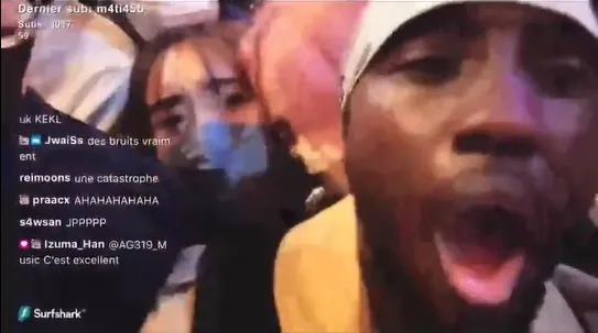 直播主Pape San受困，須大口呼吸。翻攝自推特/Siraj Noorani