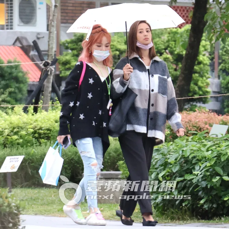 類「混血女神」莫允雯（右），擁有深邃五官及小麥健康膚色。特勤中心攝