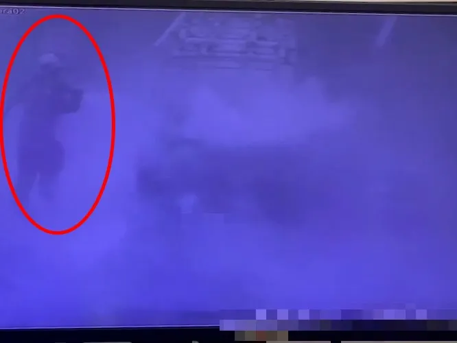 消防隊到達射水灌救。翻攝畫面