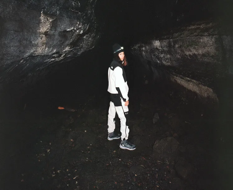 THE NORTH FACE XX KAWS秋冬裝的黑白配色為服飾創造視覺衝突感。品牌提供