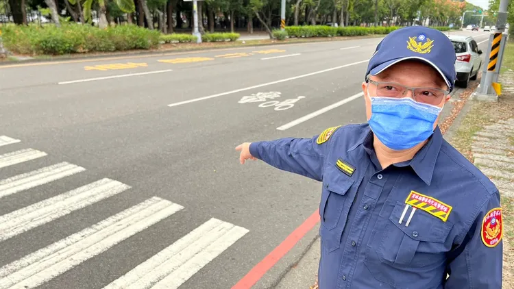 雲林縣交通隊執法組長廖添寶協助釐清該騎士並未違規。魏嘉良攝