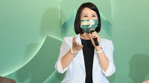 不滿抹黑防疫作為 綠營反擊:蔣萬安疫情期間做什麼?黃珊珊友人Ben是誰?