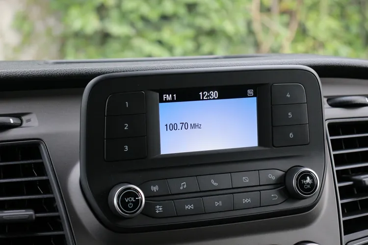 中央娛樂系統則採用4.5吋顯示幕的SYNC 3娛樂通訊整合系統，具備基本收音機、藍芽連結、倒車顯影功能。林浩昇攝