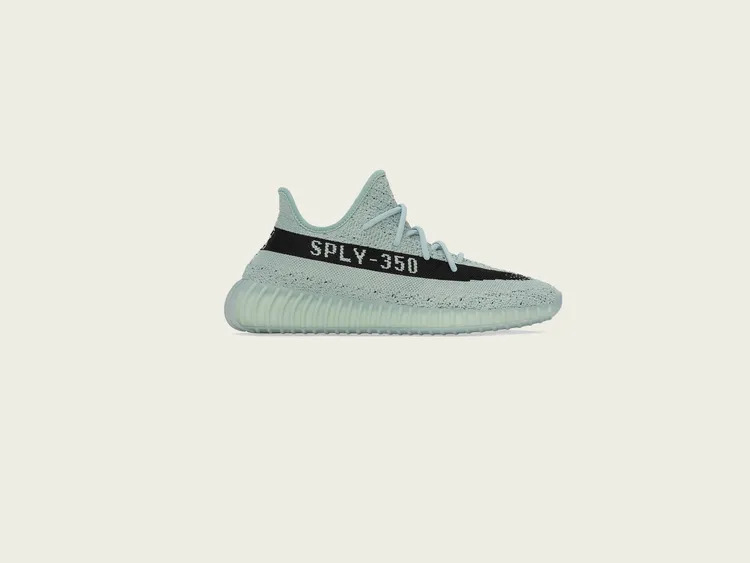 adidas與肯伊威斯特自創品牌YEEZY合作的鞋款每年為adidas帶來上百億營收。品牌提供