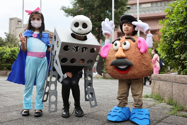 天母搞什麼鬼。翁玉信攝