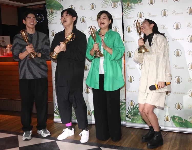 温貞菱（右）說明天將過30歲生日，全場幫她唱生日快樂歌慶生。陳明中攝