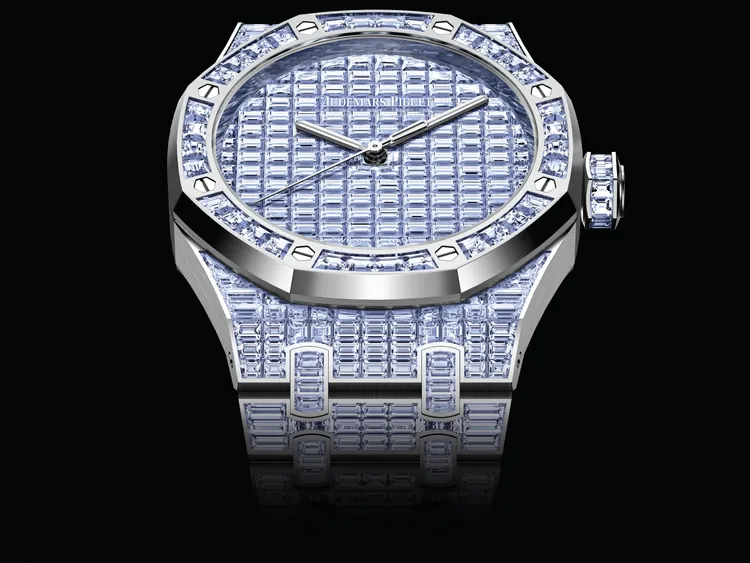 每只腕錶使用約800顆寶石，並採軌道式的隱密式鑲嵌手法，營造出寶石自然懸浮的神奇效果。品牌提供