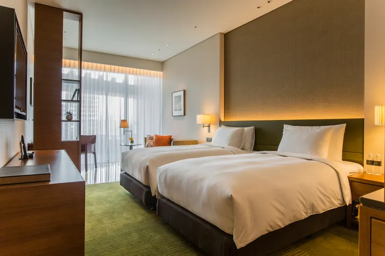 憑二至四張票券可兌換雅緻客房至行政套房的房型。誠品行旅提供