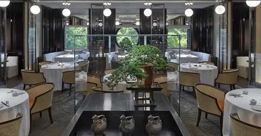 正妹到米其林餐廳狂嗑2萬7霸王餐！用這招開溜　搭小黃又中途落跑下場曝