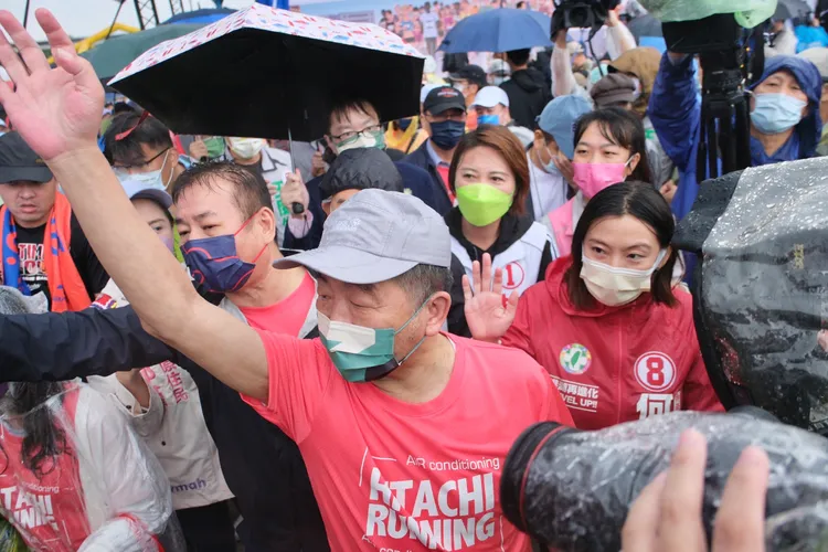 陳時中出席2022第8屆電器盃節能公益路跑暨嘉年華。陳志淵攝