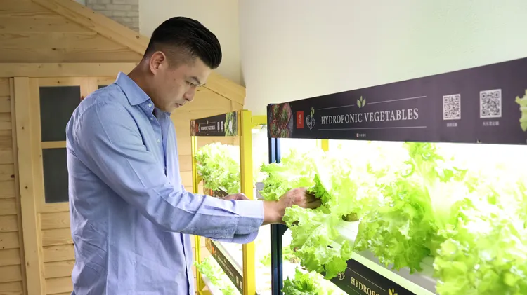 吳念忠外表看起來相當年輕。莊宗達攝