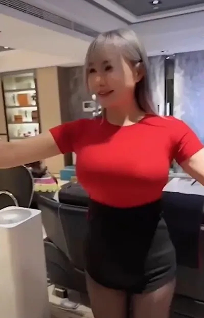 上萬網友按讚直呼「波濤洶湧」。